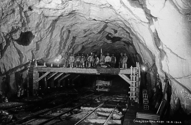 Construction of the New York subway system 