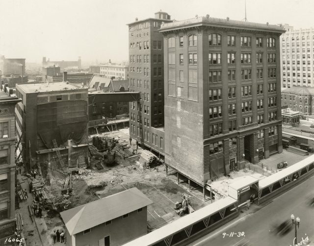 Indiana Bell Building During Moving Process, 1930 (Photo Credit: BASS PHOTO CO COLLECTION, INDIANA HISTORICAL SOCIETY)
