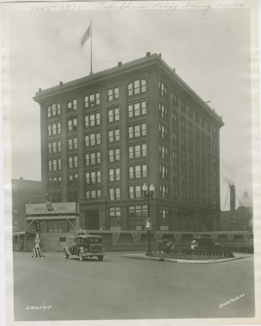 Indiana Bell Building being moved, 1930 (Photo Credit: BASS PHOTO CO COLLECTION, INDIANA HISTORICAL SOCIETY)