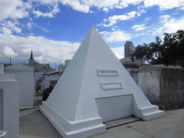 Cage’s future tomb (Photo Credit: NELO HOTSUMA, FLICKR / CC BY 2.0)