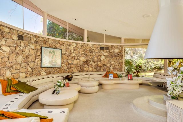 Living Room in Elvis Presley's honeymoon house 