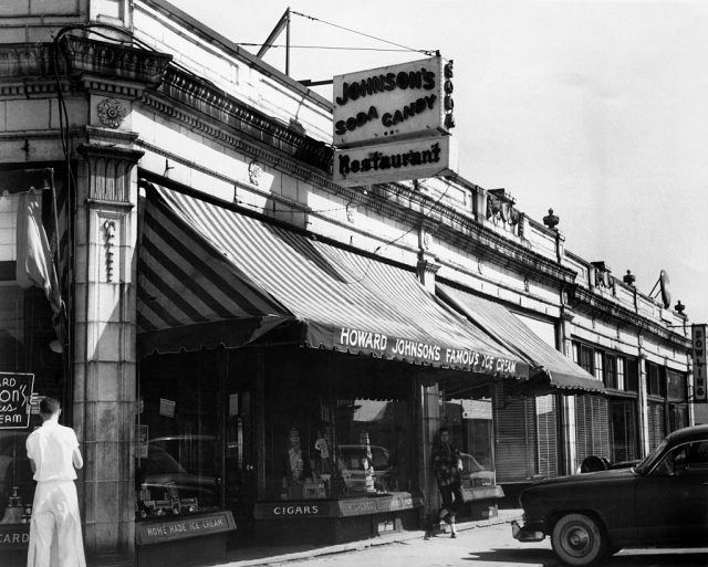 Exterior of Howard Johnson's Soda Fountain and Restaurant