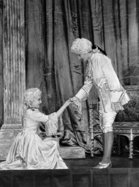 Queen Elizabeth and Princess Margaret during a Christmas performance 