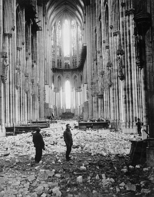 US Soldiers standing in the middle of the Cologne Cathedral 