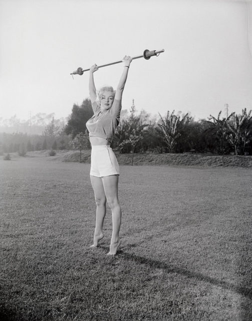 Marilyn Monroe working out 