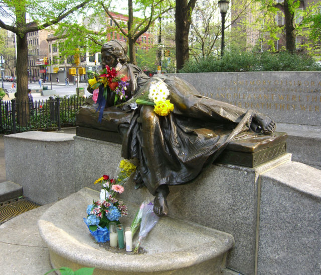 Isidor and Ida Straus memorial 