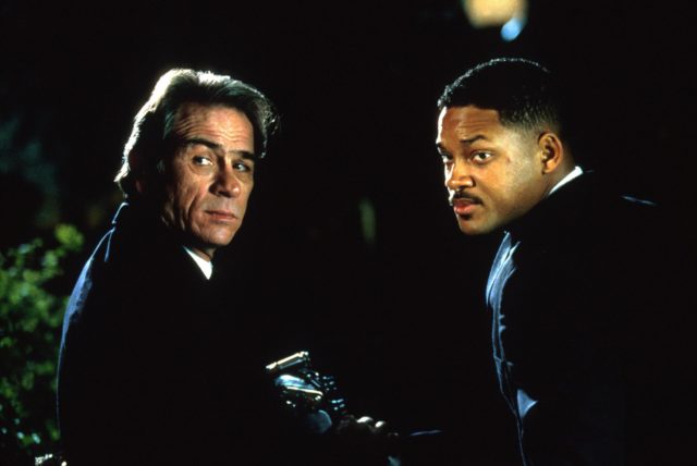 Tommy Lee Jones and Will Smith in Men in Black 