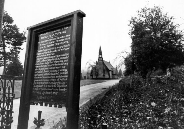 Entrance to Bingley Cemetery