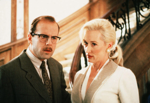 Bruce Willis and Meryl Streep as Dr. Ernest and Madeline Ashton Menville in 'Death Becomes Her'