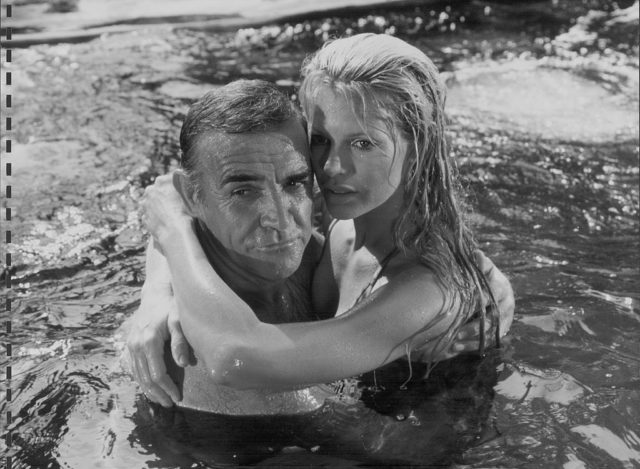 Sean Connery and Kim Basinger 