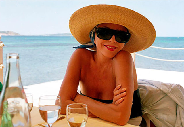 Joan Collins at lunch in San Tropez 