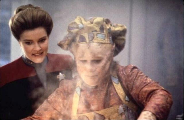 Kate Mulgrew and Ethan Phillips
