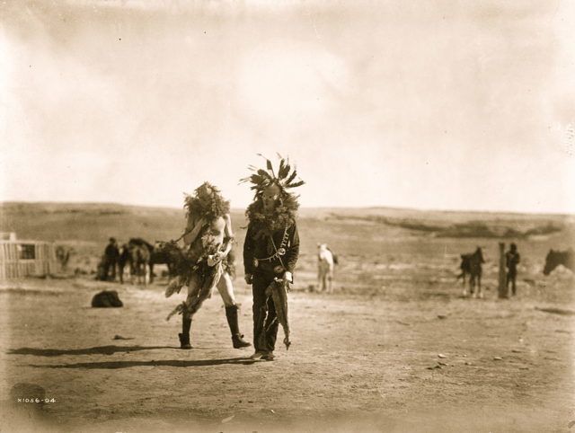 Toneneli and Haschelti on the 6th day of the Yebichai ceremony