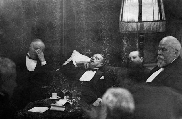 Statesmen at World War I reparation meeting 