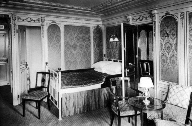 A Luxury Bedroom on Titanic