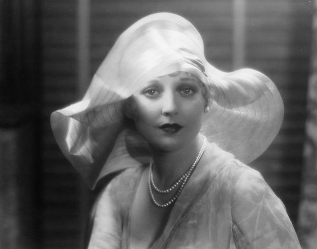 Thelma Todd in a wide brimmed hat 