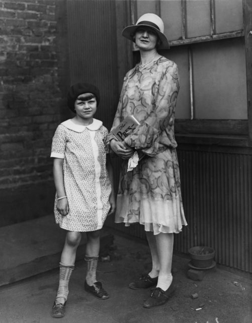 Nan and Elizabeth Ann Britton wearing dresses and hats