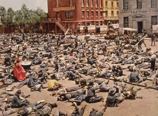 Scene from Gone With The Wind depicting injured soldiers