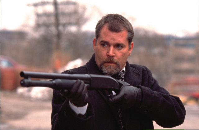 Ray Liotta points a gun in action film Narc.