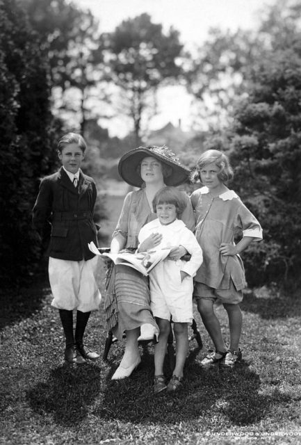 Ethel Barrymore and her three children