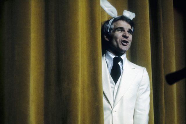 Steve Martin performing