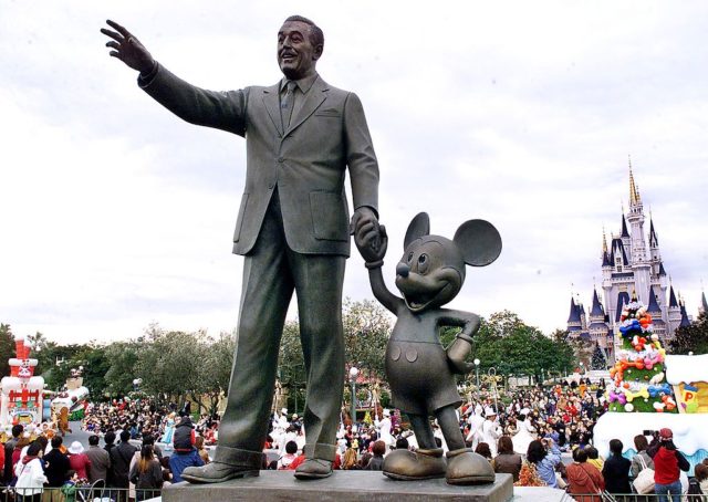 Walt Disney statue