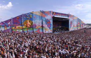 Crowd gathered around one of the main stages at Woodstock '99