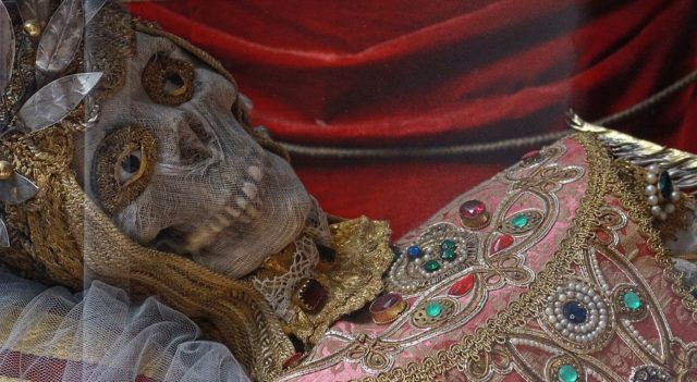 The decorated skull of Saint Munditia