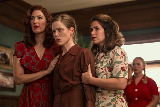 D'Arcy Carden, Kelly McCormack and Abbi Jacobson as Greta Gill, Jess McCready and Carson Shaw in 'A League of Their Own'