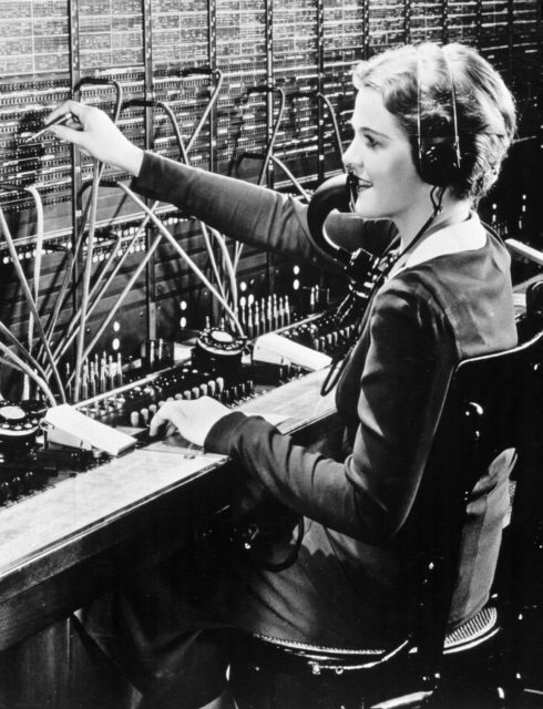 A female telephone operator
