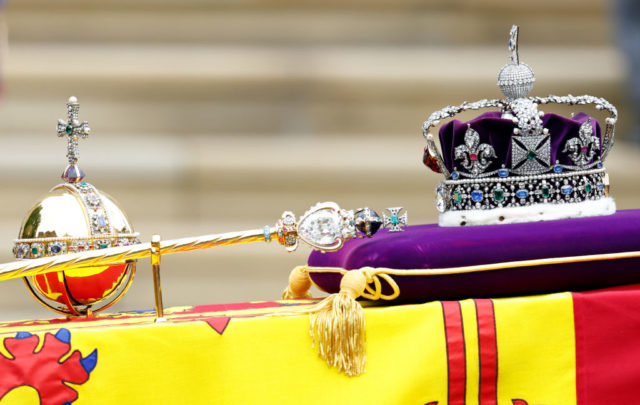 The scepter and other Crown Jewels placed on Queen Elizabeth's coffin.