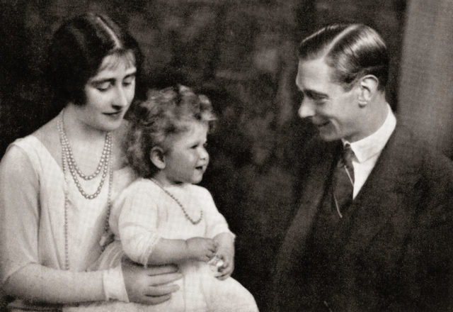 A young Princess Elizabeth with her parents