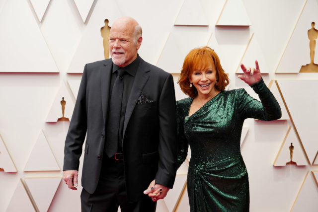 Rex Linn and Reba McEntire on the Oscar's red carpet