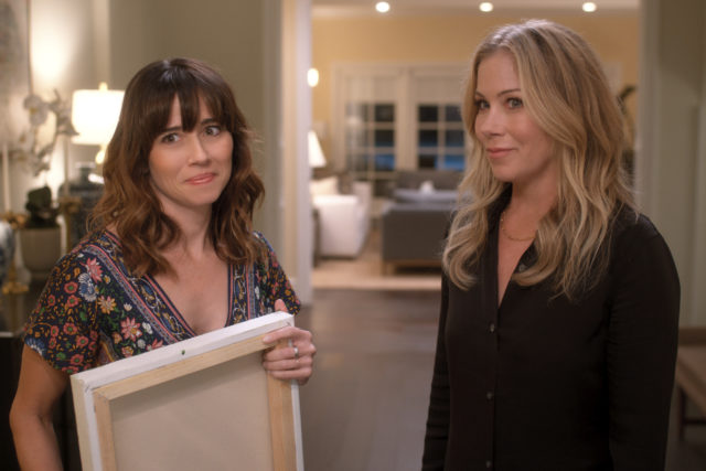 Linda Cardellini and Christina Applegate