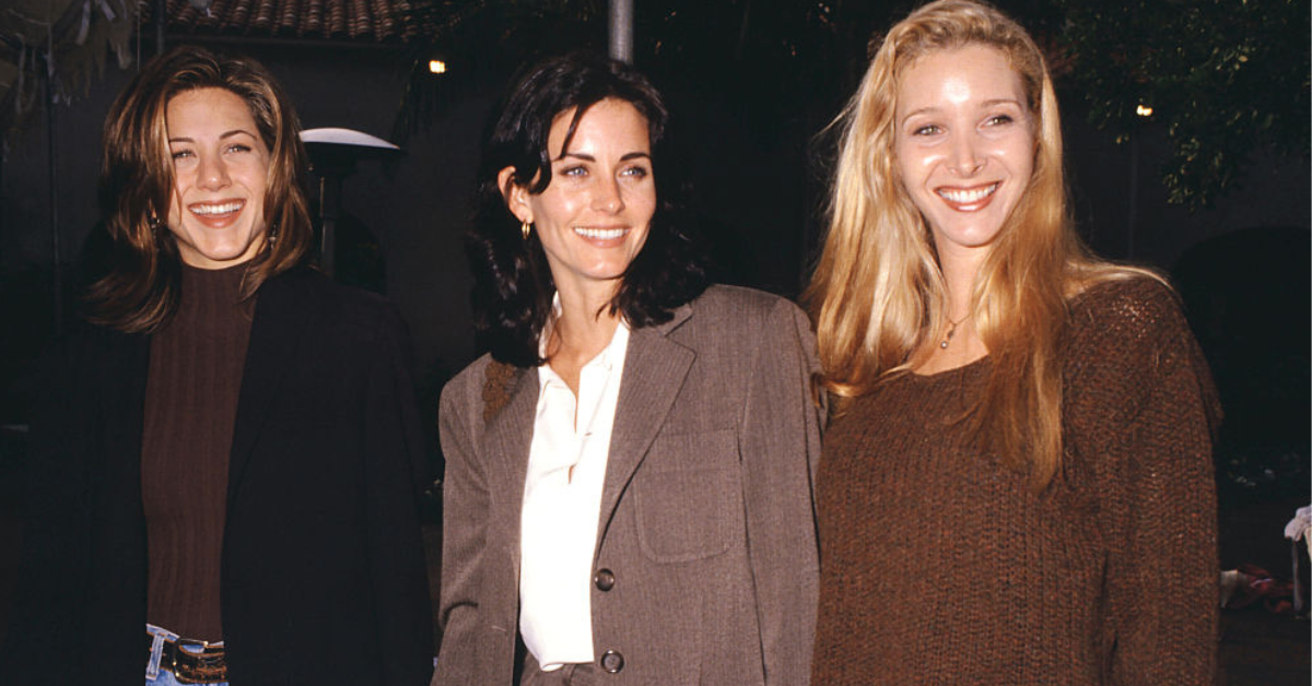 Lisa Kudrow Admits It Was 'Jarring' to See Herself Next to 'Friends' CoStars