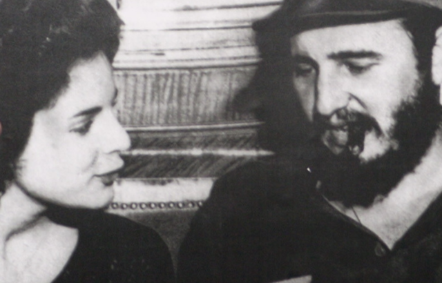 Marita Lorenz speaking to then-boyfriend Fidel Castro