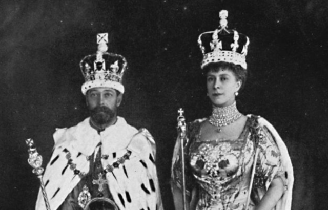 Photograph of King George V and Queen Mary in their coronation garb. 