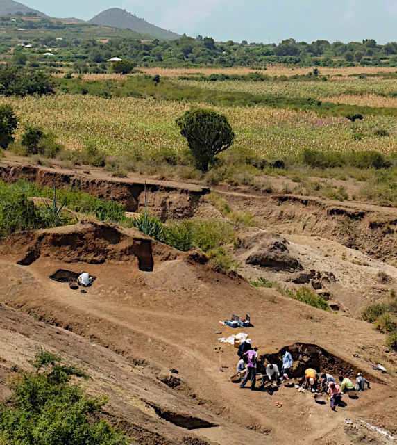 Team members excavating the Nyayanga site 