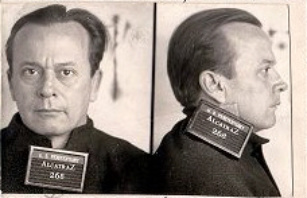 Mug shot of Arthur Barker from the front and side.