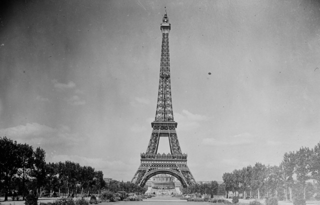 The Eiffel Tower in 1909.