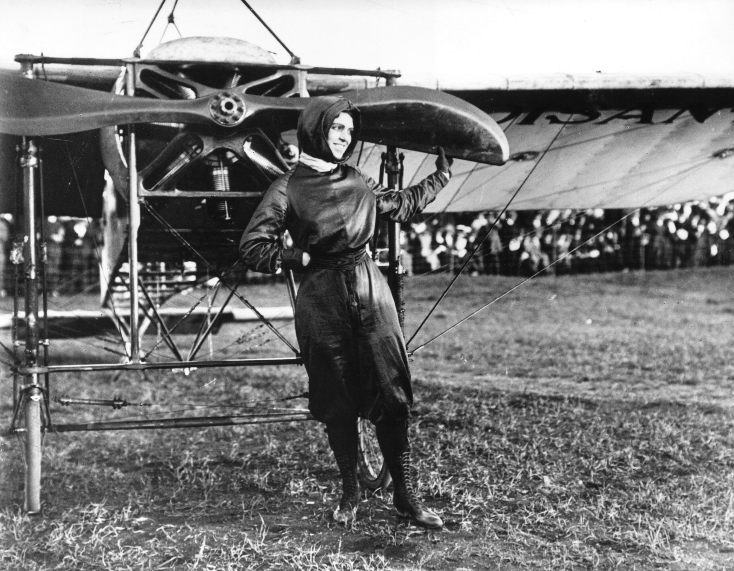 In 1911, Harriet Quimby became the first woman in the United States to receive her pilot's license.
